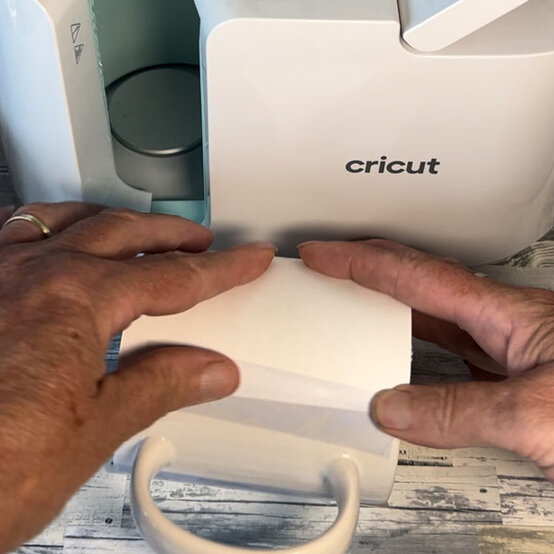 sawgrass_xmas_mugs_step-4b.jpg?sw=554&q=85