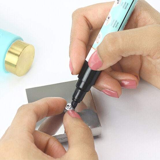 impressart-metal-stamping-bead-necklace-2.jpg?sw=554&q=85