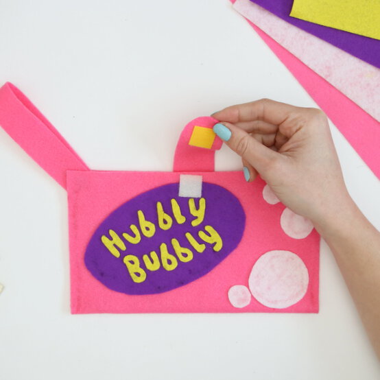 violet_beauregarde_velcro_step_3.jpg?sw=554&q=85