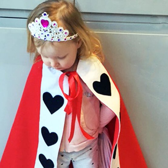 How to make a Queen of Hearts Cloak image number 1