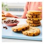 Dr. Oetker Milk Chocolate Chips 100g image number 2