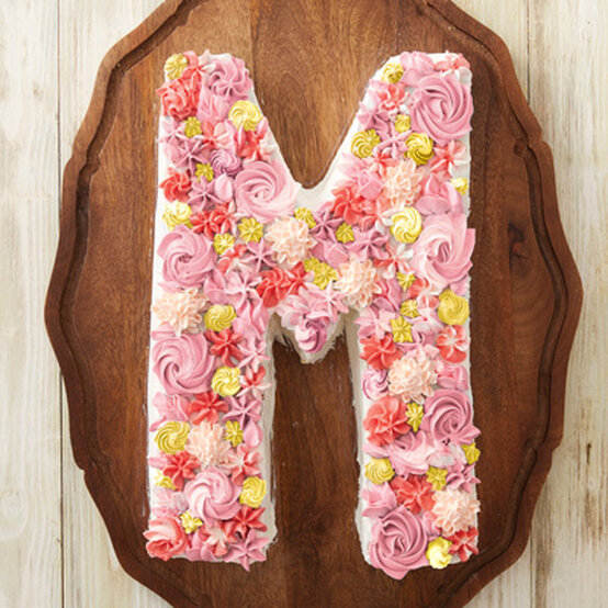 How to Make a Floral Mother's Day Cake image number 1