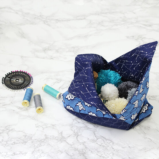 How to Sew a Fat Quarter Bento Bag image number 1