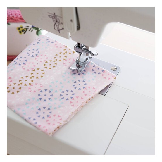 Hobbycraft 32S Sewing Machine image number 4