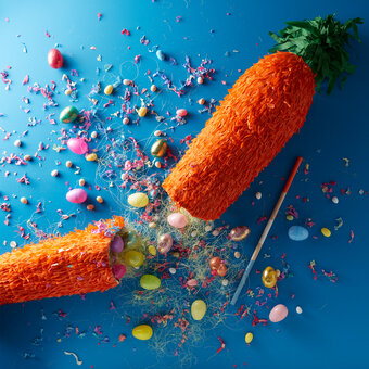 How to Make an Easter Carrot Pi&ntilde;ata