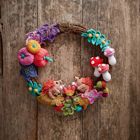How to Crochet an Autumn Wreath - Free Pattern image number 1