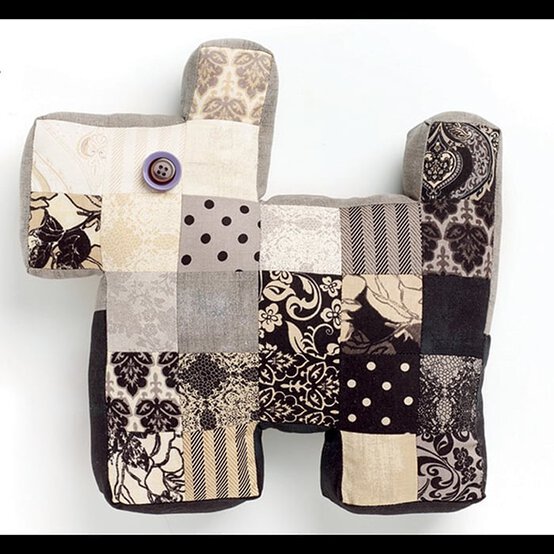 How to Sew a Patchwork Dog image number 1