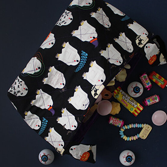 How to Sew a Halloween Treat Basket image number 1