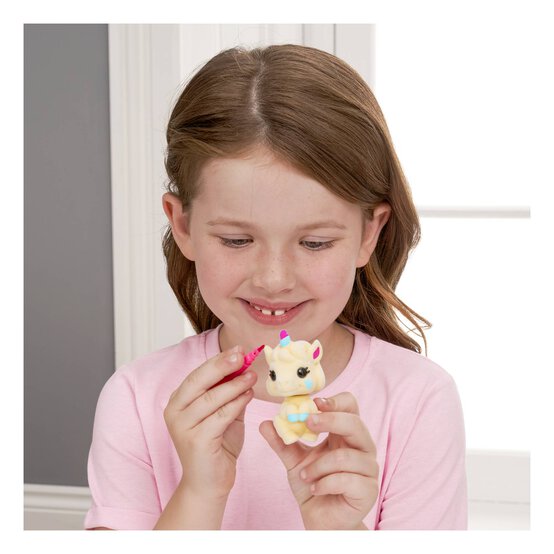 Fuzzikins Unicorn Sleepover image number 3