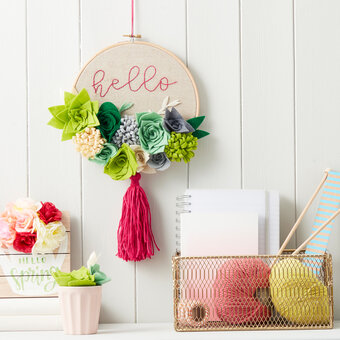 How to Make a Spring Succulent Wall Hanging