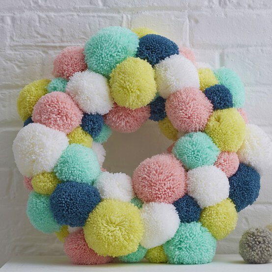 How to Make a Spring Pom Pom Wreath image number 1