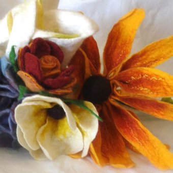 How to Felt a Yellow Daisy