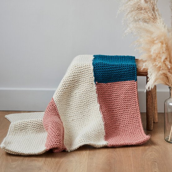 How to Loom Knit a Blanket image number 1