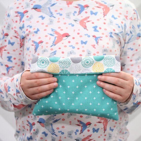 How to Sew a Pencil Case Using VELCRO Brand Tape image number 1