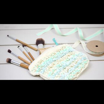 How to Sew a Ruffled Ribbon Makeup Bag