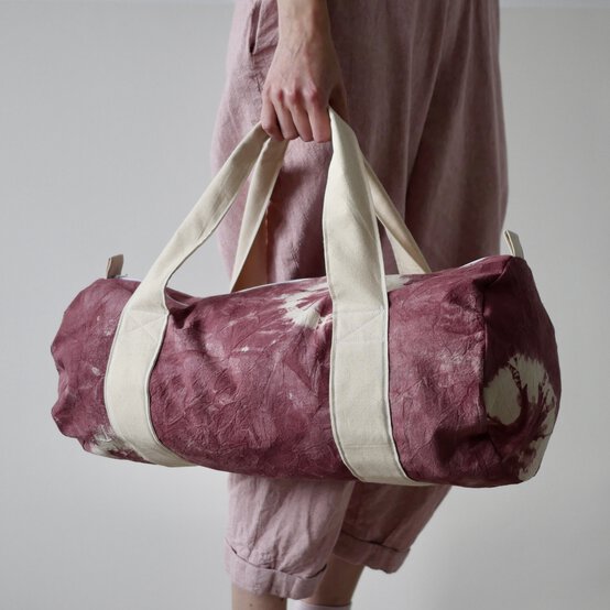 How to Make a Tie-Dye Gym Bag image number 1