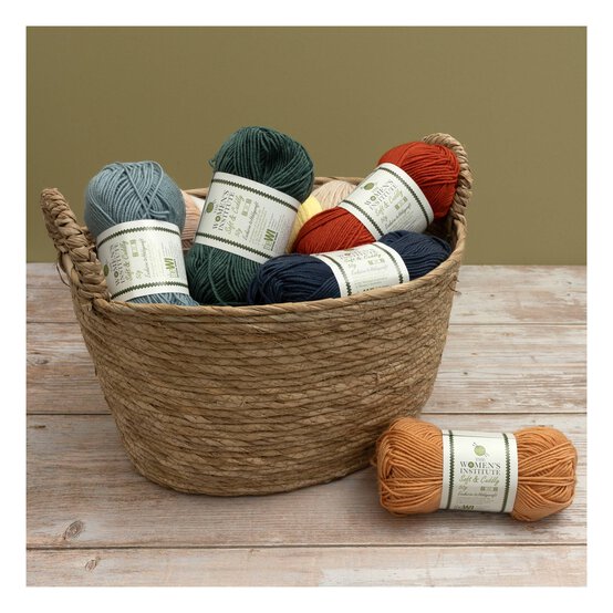 Women's Institute Sea Green Soft and Cuddly DK Yarn 50g image number 4