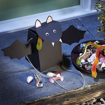 How to Make a Bat Treat Bag