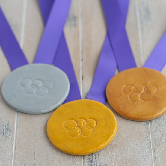 How to Make FIMO Sports Medals image number 1