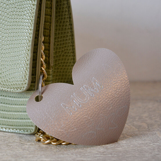 Cricut: How to Make a Mother's Day Keyring image number 1