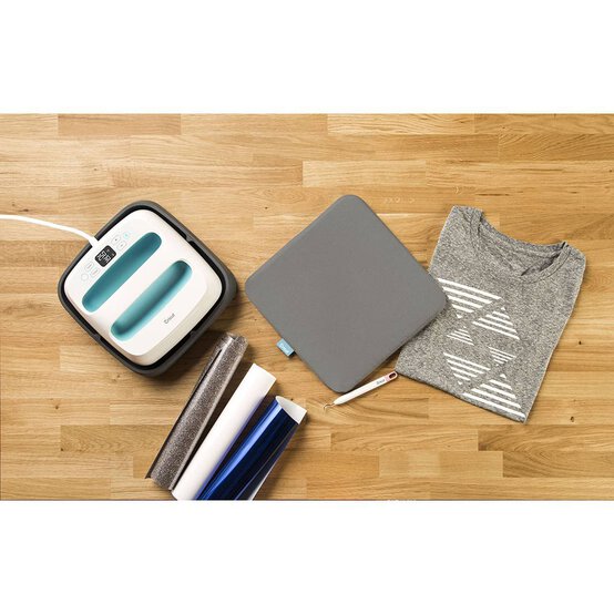 Cricut EasyPress Heat Resistant Mat 30.5cm x 30.5cm image number 5