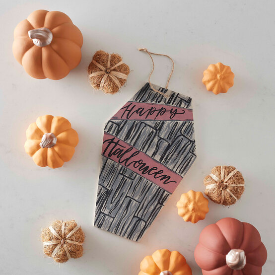 How to Make a DIY Halloween Decoration image number 1