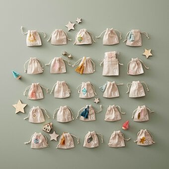 Cricut: How to Make an Iron-On Vinyl Advent Calendar