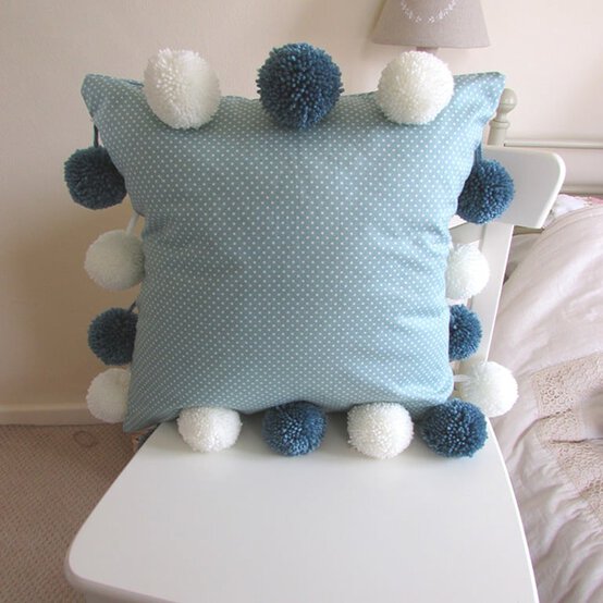How to Make Pom Pom Cushions image number 1