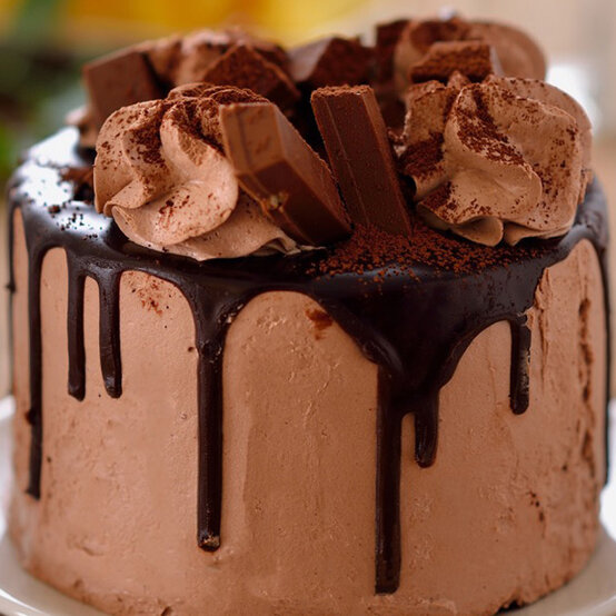 How to Make a Salted Caramel Chocolate Cake image number 1