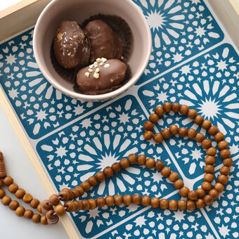 Cricut: How to Make an Adhesive Vinyl Tray for Eid