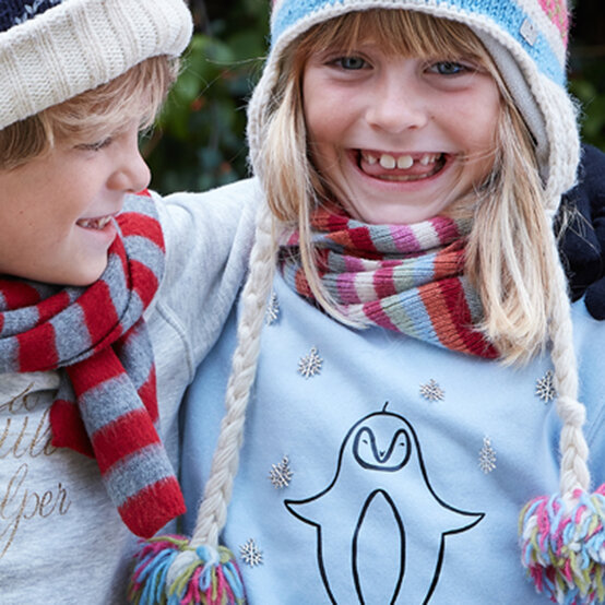 Cricut: How to Make an Iron-on Vinyl Christmas Jumper image number 1