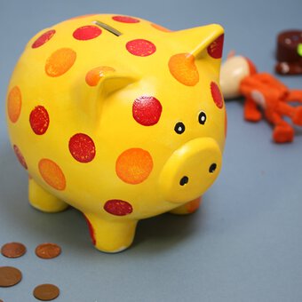 How to Make a Personalised Piggy Bank