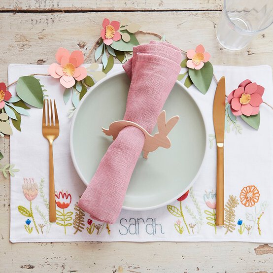 Cricut: How to  Make Personalised Embroidered Placemats image number 1