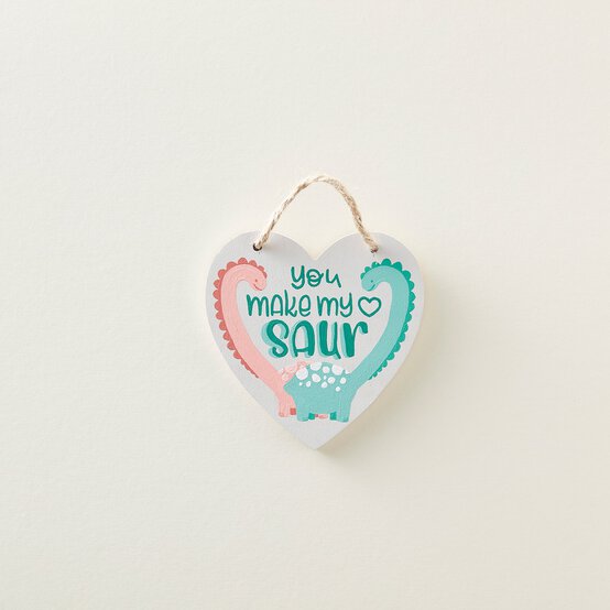 How to Make a Dinosaur Themed Wooden Heart Decoration image number 1