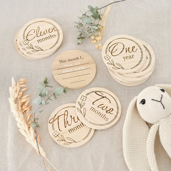 Glowforge: How to Make Baby Milestone Plaques image number 1