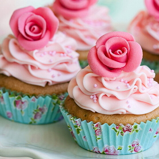 How to Bake Rose Cupcakes image number 1