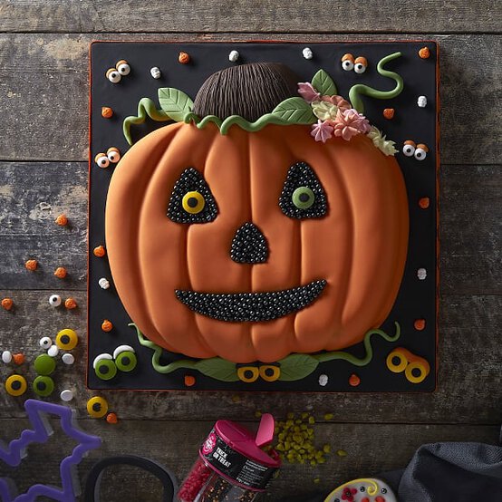 How to Bake a Pumpkin Cake image number 1