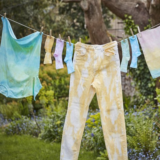 How to Upcycle Your Wardrobe with Tie Dye image number 1