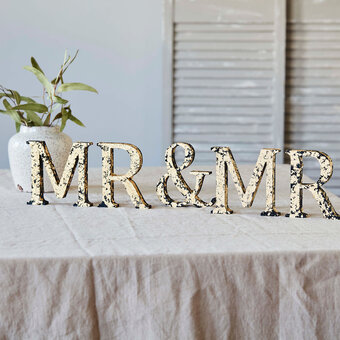 How to Create Foiled Wedding D&eacute;cor