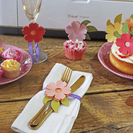 Cricut: How to Make Paper Flower Toppers image number 1