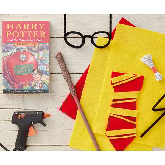 3 Quick Wizard Costume Ideas image number 1