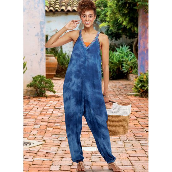 McCall&rsquo;s Dress and Jumpsuit Sewing Pattern M8165 (14-22) image number 3