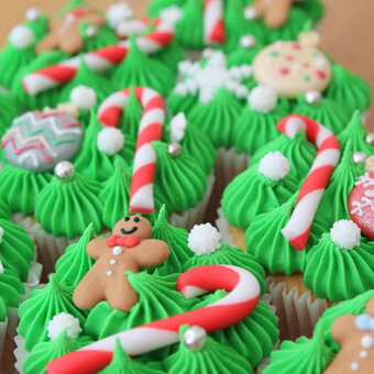 How to Make Christmas Tree Cupcakes