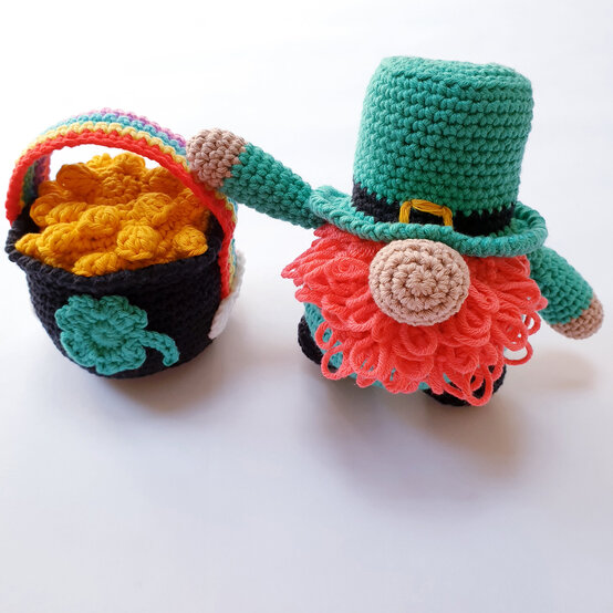 How to Crochet a Leprechaun image number 1