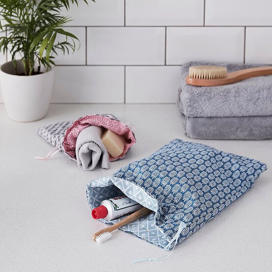 How to Make a Fabric Drawstring Bag image number 1