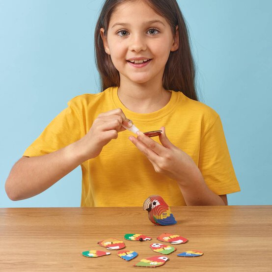 Eugy 3D Parrot Model image number 6