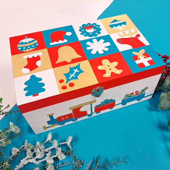 How to Make a Colourful Christmas Eve Box image number 1