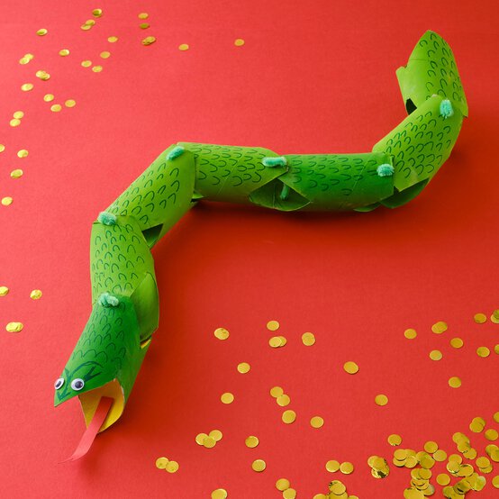 How to Make a Craft Roll Snake image number 1