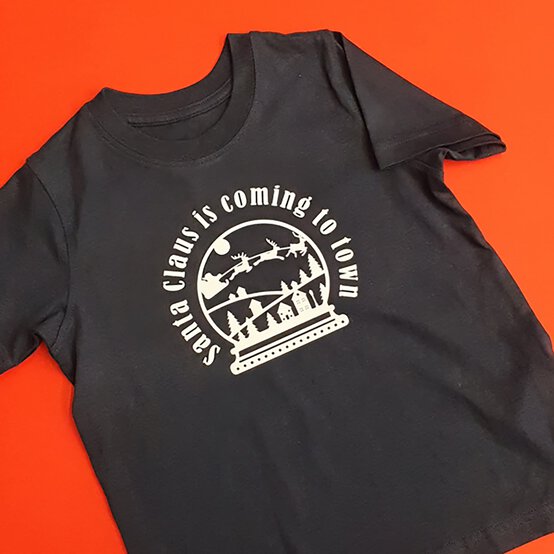 Cricut: How to Personalise a T-Shirt with a Snow Globe Digital Download image number 1