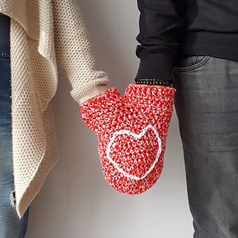 How to Crochet a Hand in Hand Glove